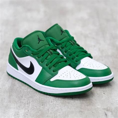 nike jordan green shoes